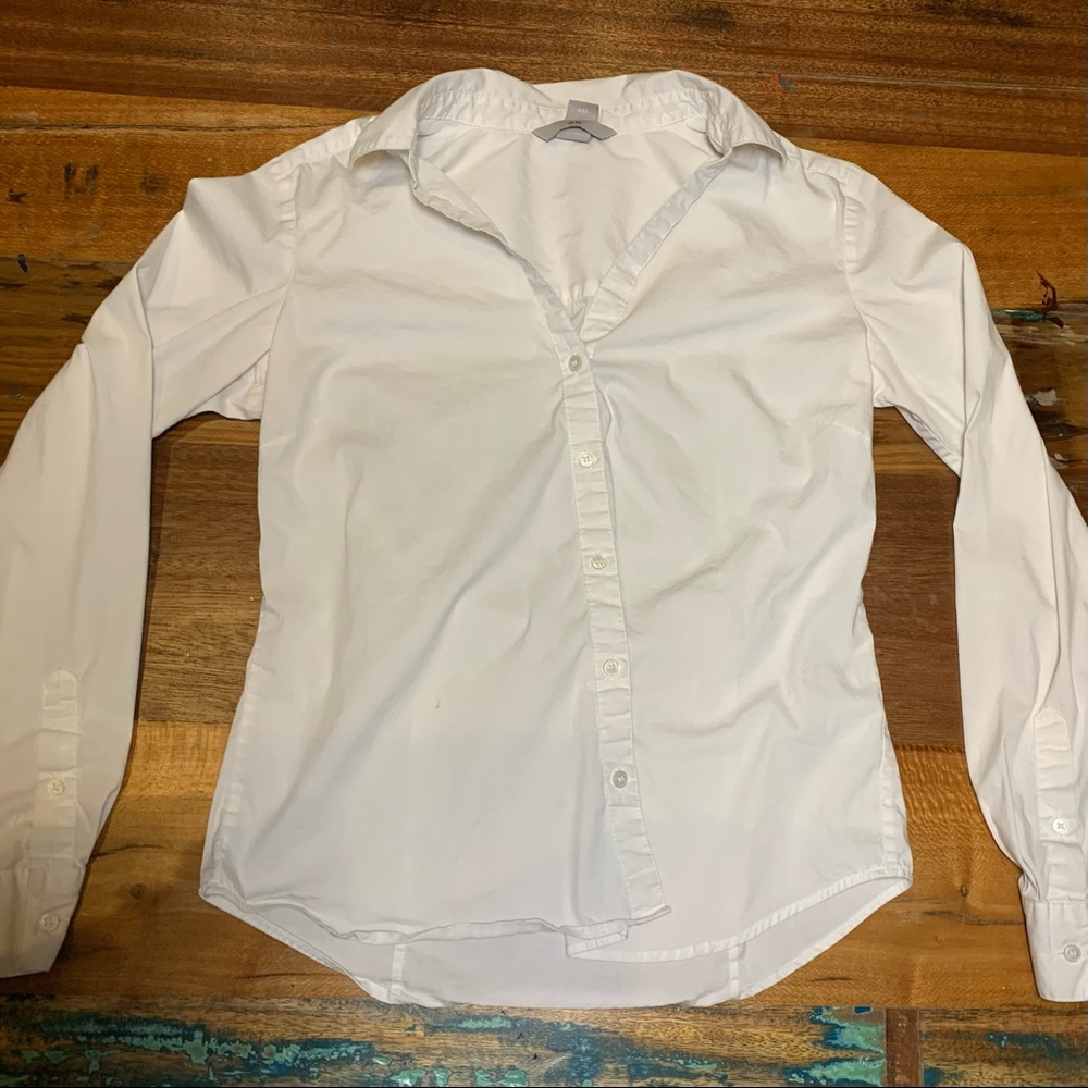 H&M - Tailored White Collared Button Up Blouse